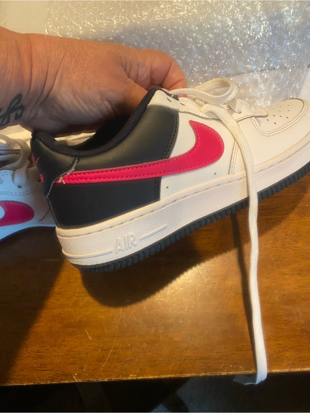Nike Kids Low-Top Sneakers in White, Black and Hot Pink